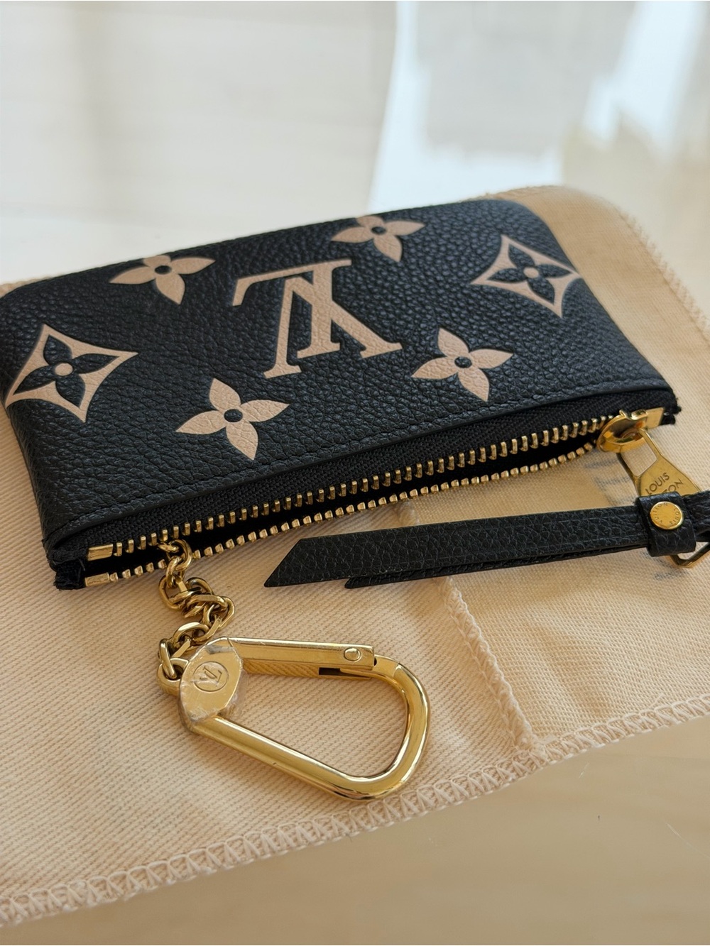 Auth Louis Vuitton key pouch in monogram empreinte leather (Brand New) - Picture 3 of 12